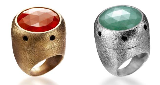 Ring in gold and camelian (left) & ring in silver and Aventurine (right)