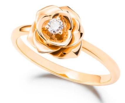 Piaget Rose ring in 18K pink gold set with a brilliant-cut diamond