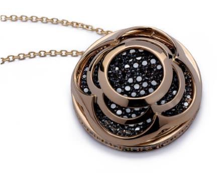  Pendant – Barcelona Collection rose gold of 18 kts with diamonds and black diamonds. Manufacturing: Casting and laser. 