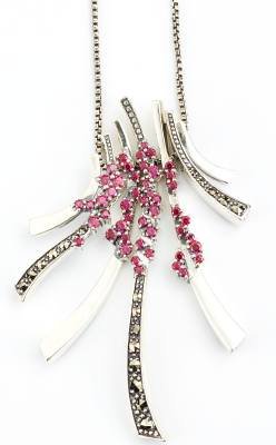 Necklace designed by Pranda Jewelry for Swarovski Natural Reflection (Thailand).