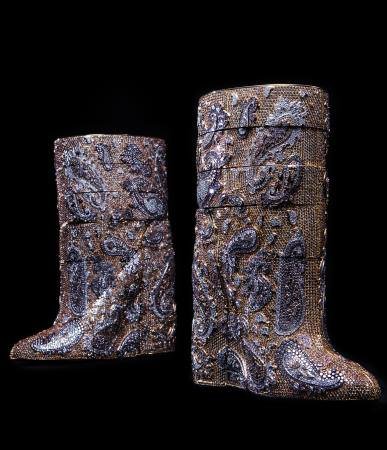 A.F.Vandevorst and Diarough to launch a pair of diamond Boots