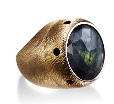 Ring in gold and labradorite