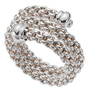 Innovative bracelets, both in form and materials, were seen at Fope, which presented a flexible bracelet made in the brand's registered Silverfope™, a special alloy of silver and palladium that never tarnishes.