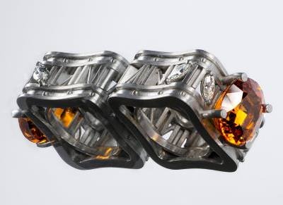 Enrico Cirio - Ring – Mandarin garnet 17 ct. and 4 navette diamonds 1.11 ct., white gold. 