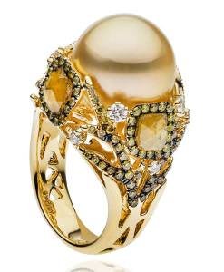 Autore Carousel Ring, 18k yellow gold with white diamonds, yellow diamond slices, Gold South Sea pearl