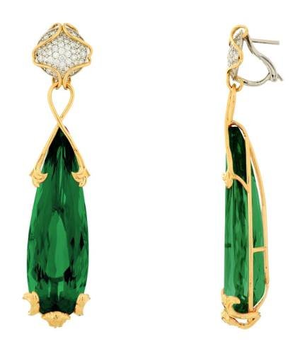 Versace unveils the new Haute Couture earrings