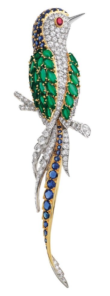 Van Cleef & Arpels, Birdclip, 1963 Platinum, yellow gold, sapphires, rubies, emeralds. Photo: P. Gries © Van Cleef & Arpels 