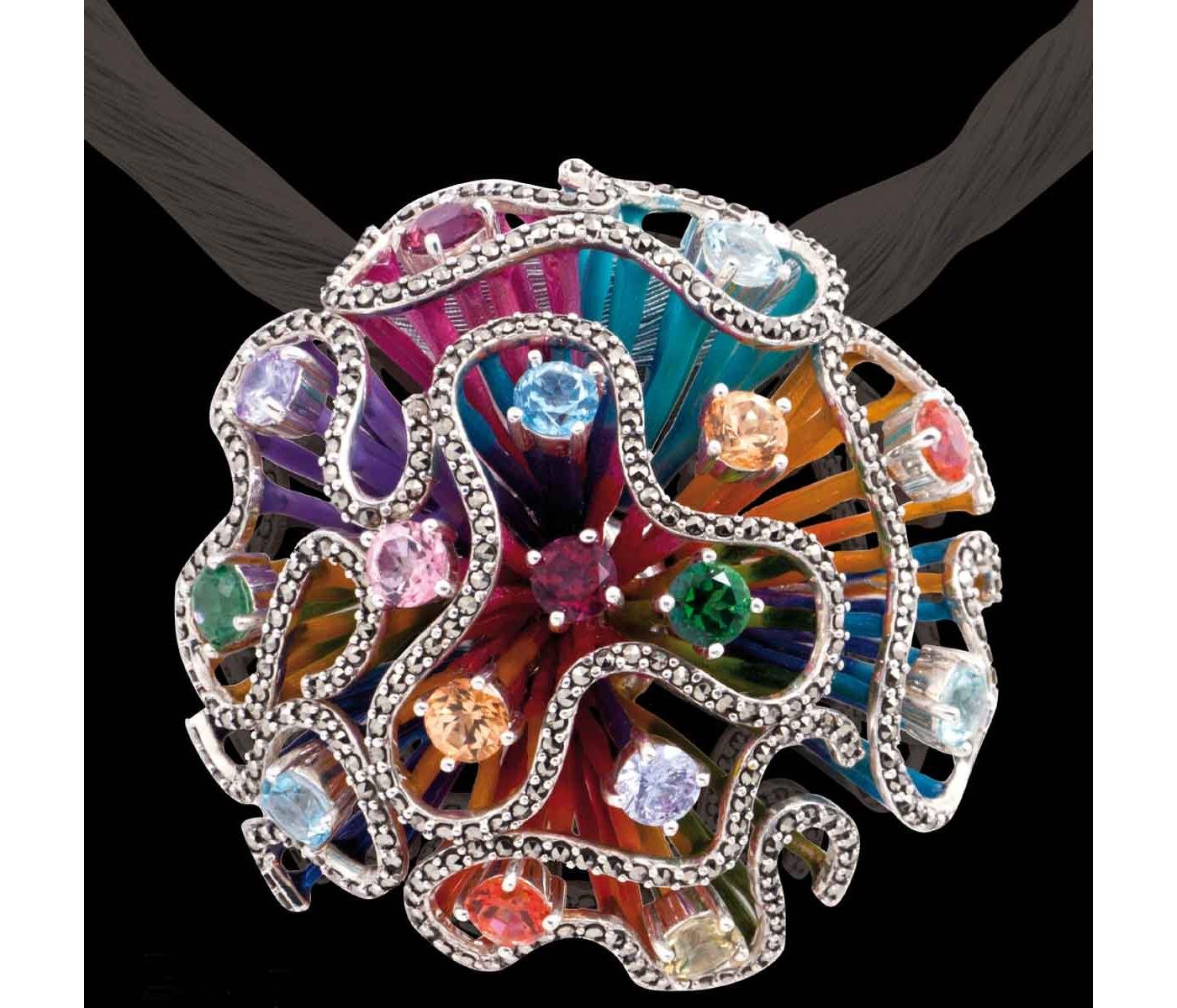 Pendant by Pochai Jewelery