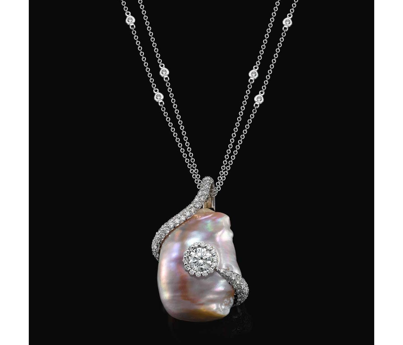 Pendant by London Pearl