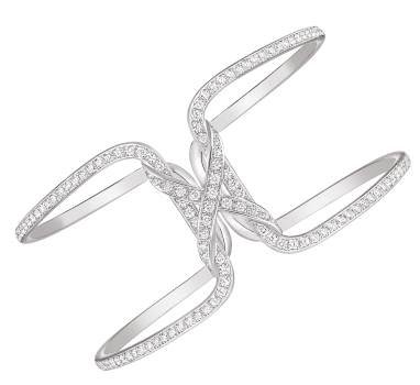 Chaumet adds a cuff bracelet to the collection Liens