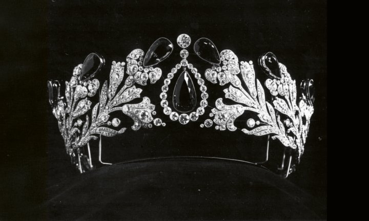 Cartier Tiara given by Alice Gwynne Vanderbilt to her daughter, Gladys Vanderbilt, upon her marriage in 1908. 