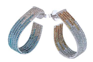 “Flash Set” earrings that change colour as they move back and forth by Miiori.