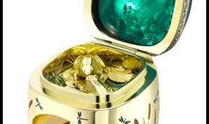 Gemfields and Theo Fennell collaborate to create Kissing Frogs ring