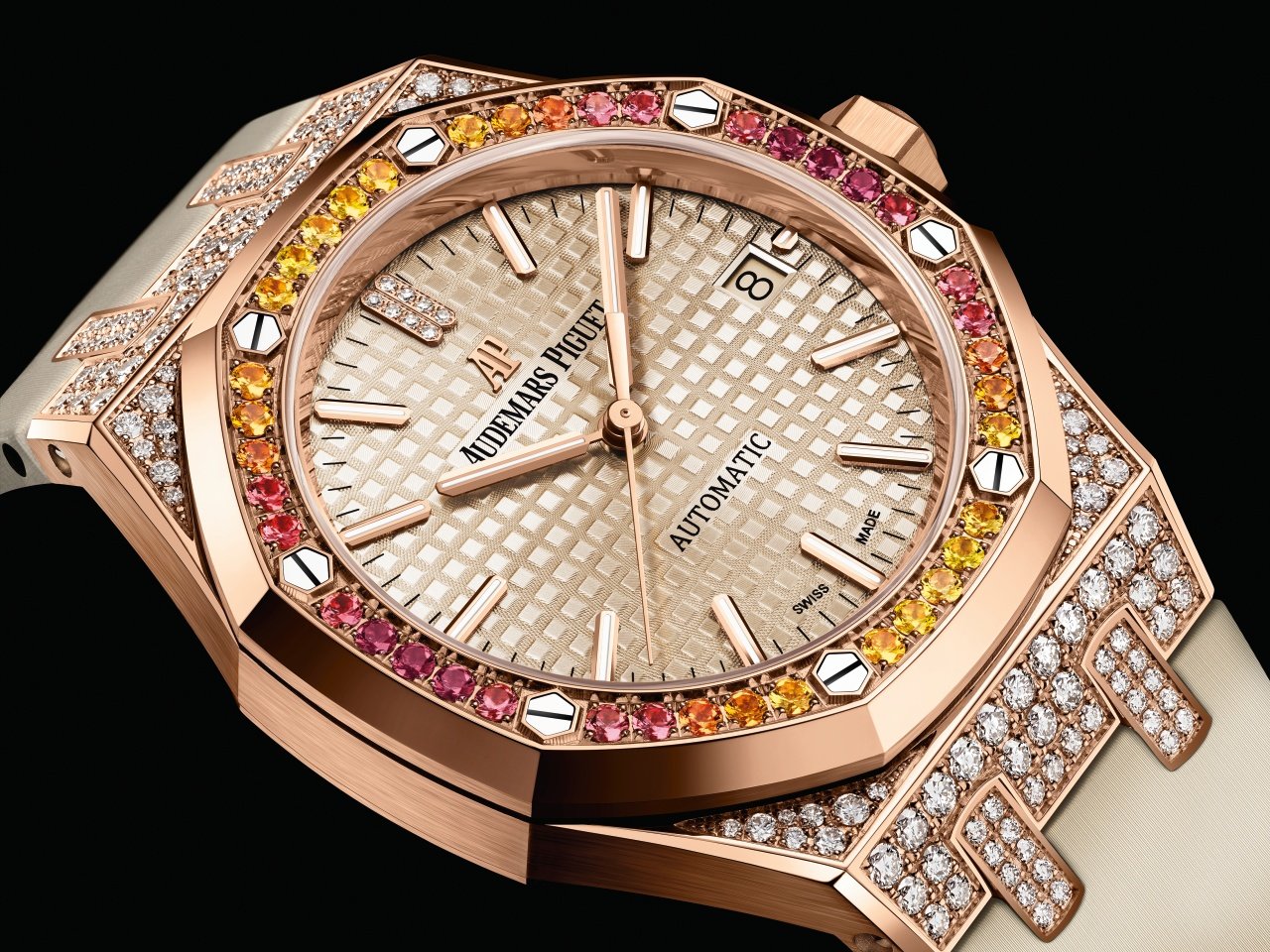 Audemars Piguet: new takes on the Royal Oak Selfwinding in 37 mm