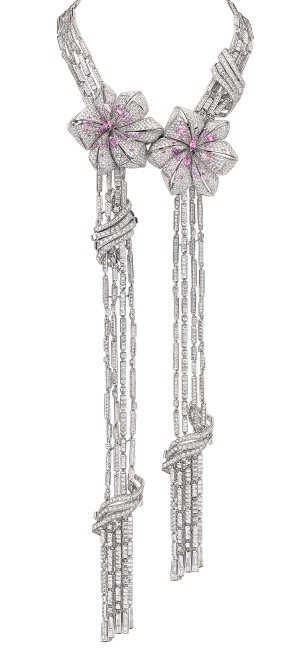 “Eclats de Lys”: Transformable necklace in grey gold with pink sapphires representing 12.52 carats and diamonds representing 167.54 carats