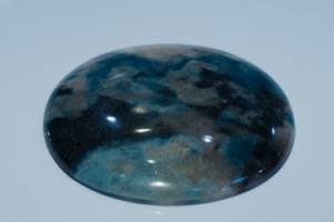 A new type of green quartz, found in Brazil, and carved by Dieter Lorenz (photo: Dierick Bevoort of Diebe Media).