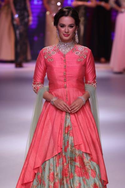 Evelyn Sharma