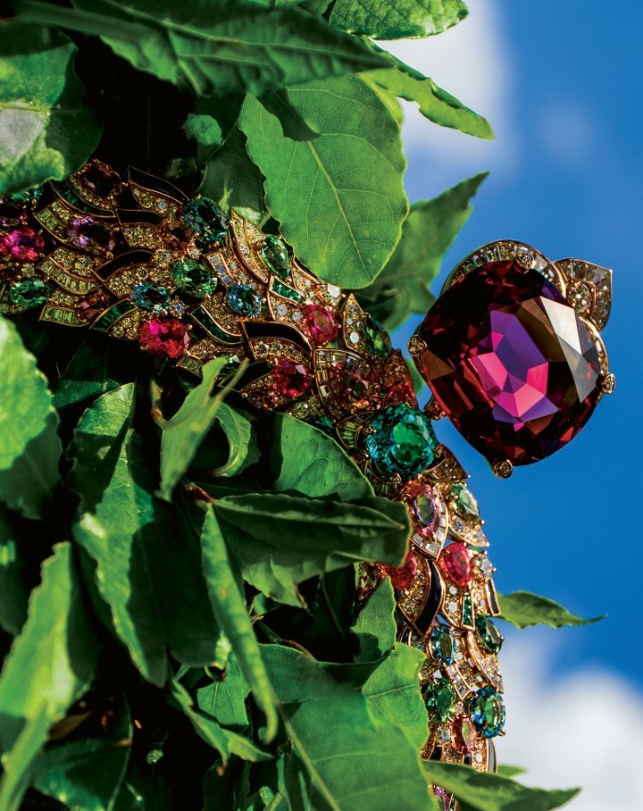 Bvlgari Polychroma High Jewellery collection. Celestial Mosaic necklace with a central 131.21-carat spinel from Tajikistan, inspired by Jericho's eighth-century Tree of Life mosaic