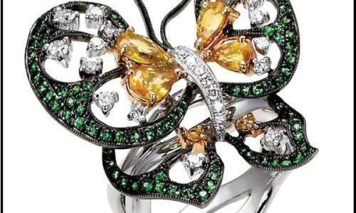 Jewels and gems dazzle in the desert