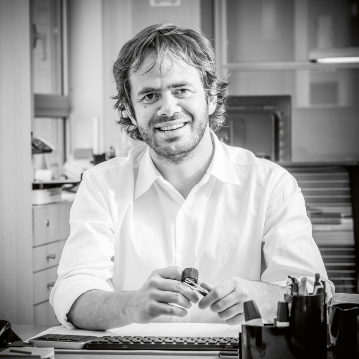Jean-Jacques Taché is a specialist in exceptional stones.