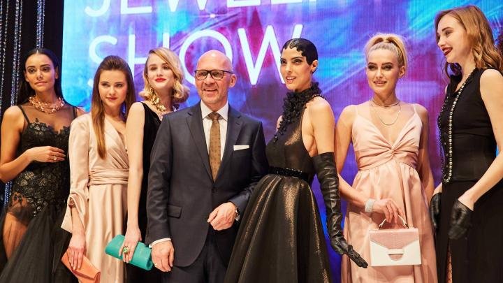 CEO Klaus Dittrich with models of the INHORGENTA MUNICH Jewelry Show