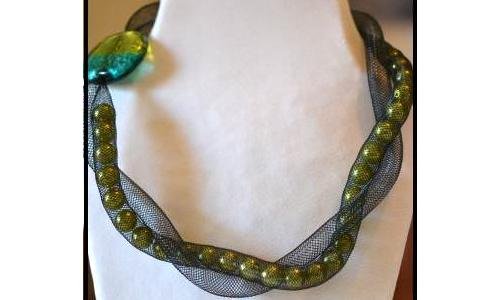 Marina di Sibari creates out of the ordinary jewellery.