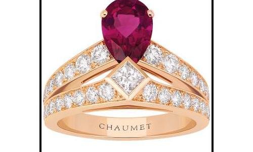  Chaumet is celebrating the power of love