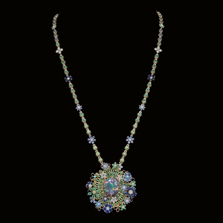 Dior Milly Dentelle necklace, yellow gold, diamonds, black opal, sapphires, emeralds, tsavorite garnets and turquoises.