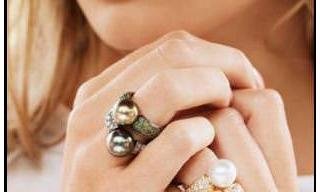 Gellner unites pearl allure and glamorous diamonds
