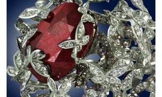 Hromov Jewellery created a “ring without the ring”