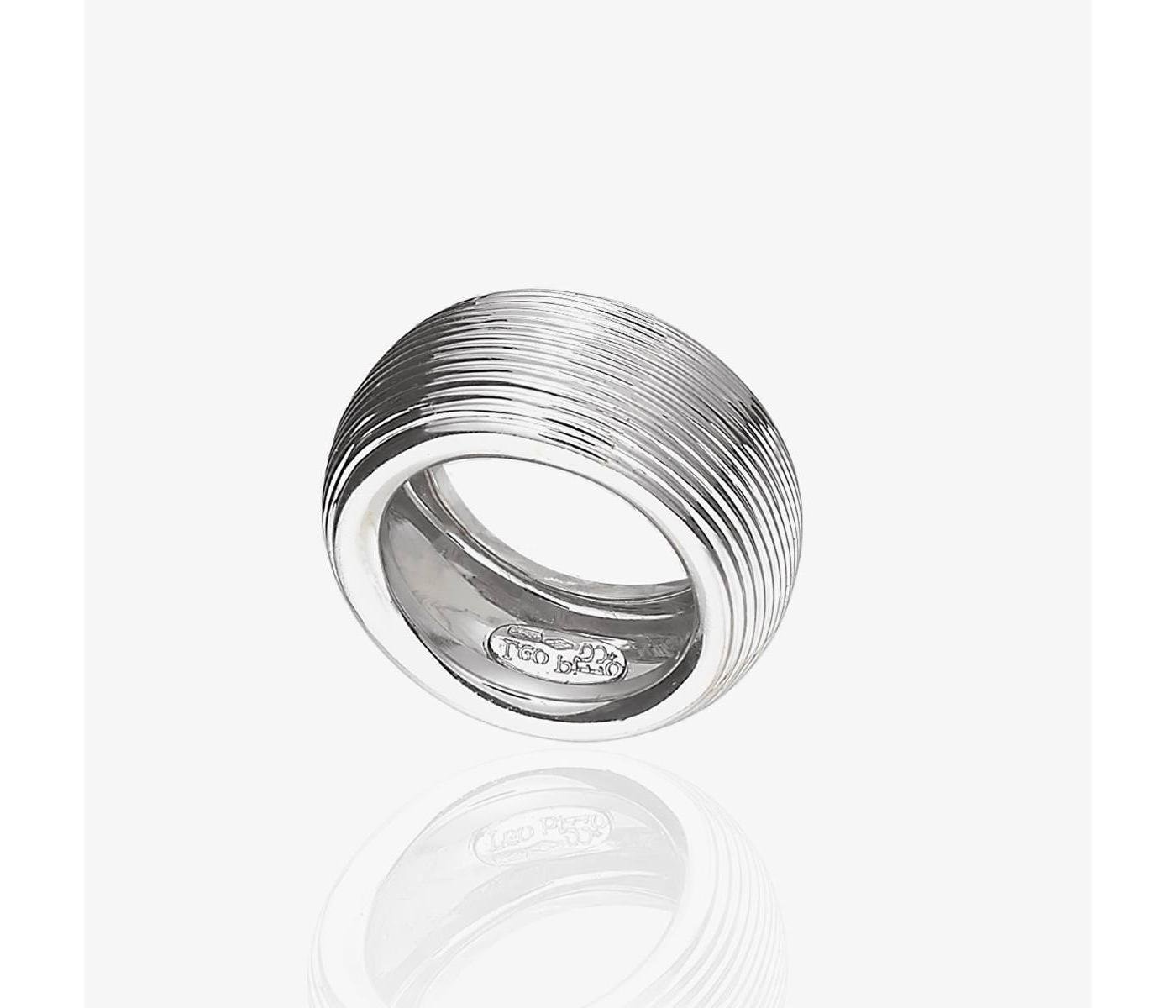 Ring by Leo Pizzo