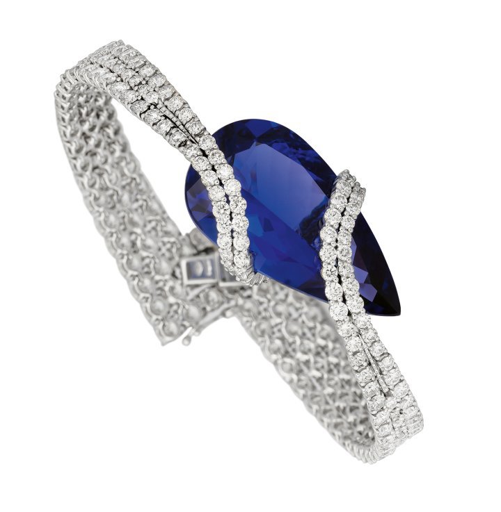 Vita Collection - white gold bracelet with diamonds and pear shaped tanzanite central stone 