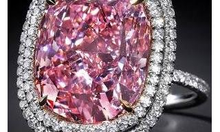Christie's International - The largest cushion-shaped Fancy Vivid Pink 