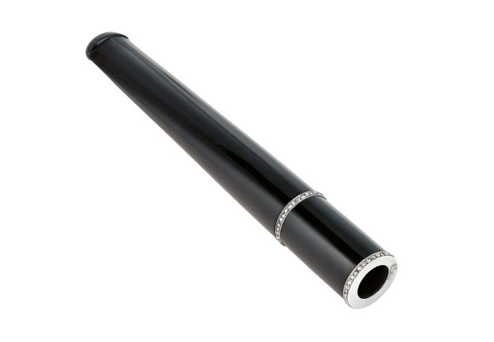 Cigarette holder, 1920, platinum, jet, diamonds, Van Cleef & Arpels Collection