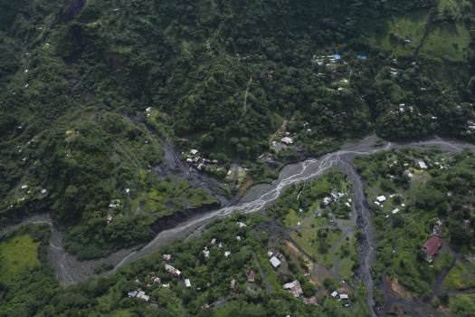 Muzo region and the Rio Minero river (photo: Serge Sibert).