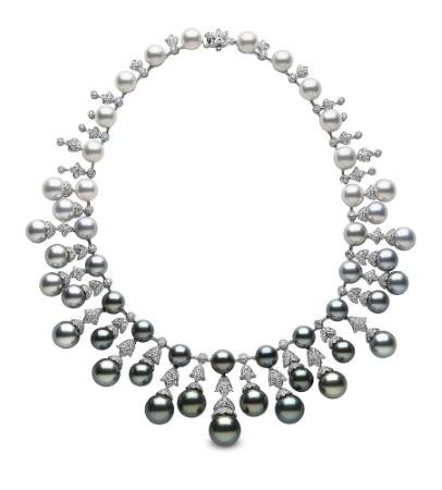 Glamour, glitter and hope at the world's largest jewellery marketplace in Hong Kong