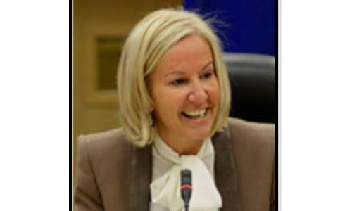 Rosy Blue - Iris Van der Veken awarded the Officer of the Order of Leopold II.