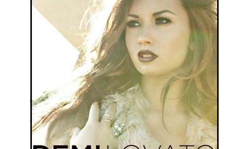 Demi Lovato wears ring by Elodie K.