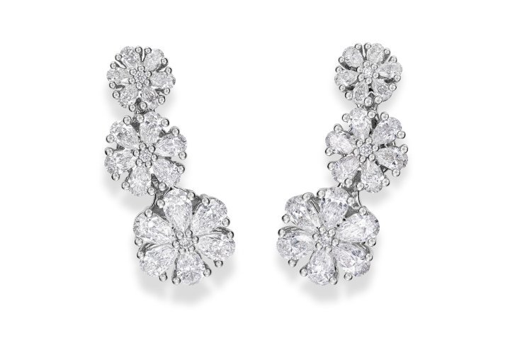 L'Heure du Diamant earrings in ethical 18k white gold and diamonds 