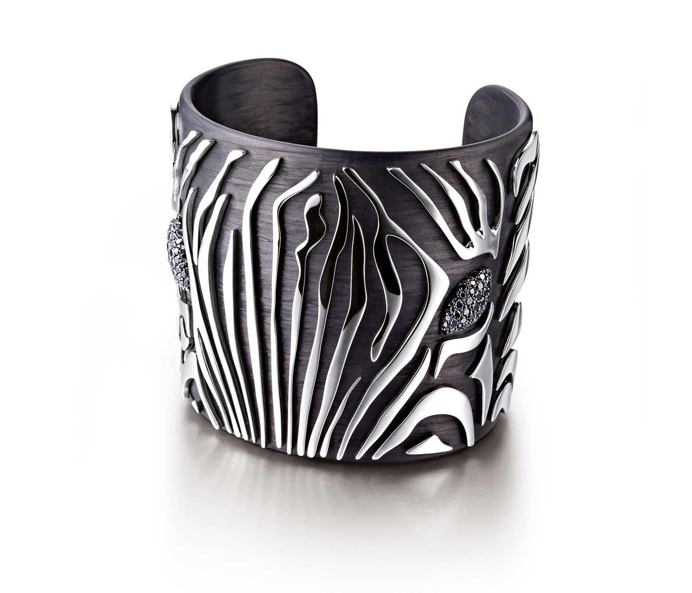 Bracelet by Roberto Demeglio