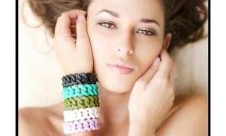 Rubbs features rubber chain-link bracelet