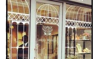 Faraone Mennella - A chic “Orangery” full of colorful flowers
