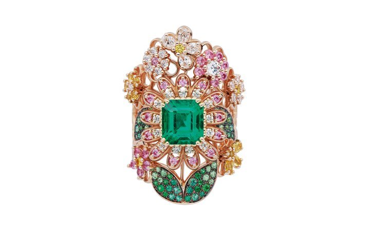 Dior Milly Dentelle Manège Fleuri ring, rose gold, diamonds, emeralds, pink and yellow sapphires, tsavorite garnets. 