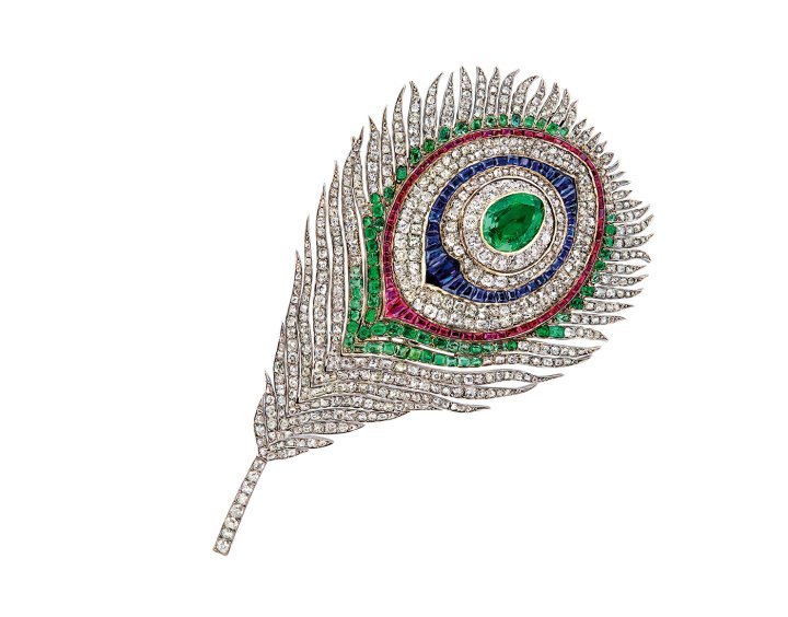 The Peacock brooch, made in 1868 for Empress Eugénie, is another example of Mellerio's talent for representing nature. The removable central element exhibits the iconic Mellerio Cut.