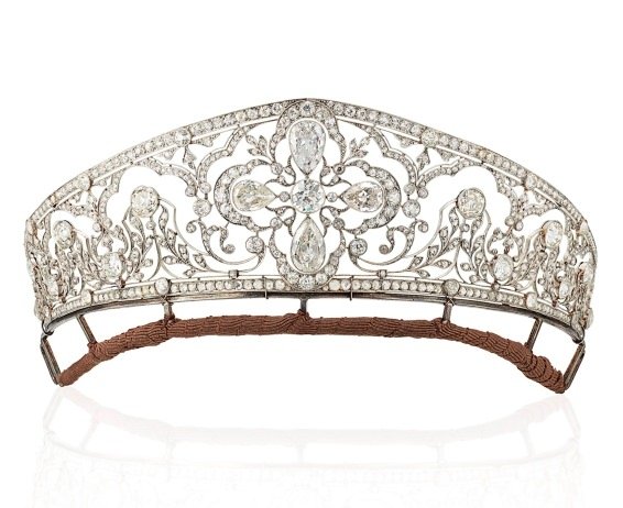 AN IMPORTANT BELLE ÉPOQUE DIAMOND TIARA, CIRCA 1905 ESTIMATE: £140,000-210,000
