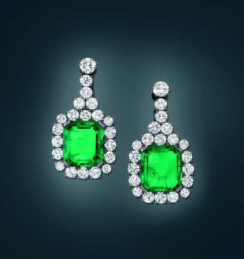 Emerald ear pendants, total weight ca. 17 ct. 
